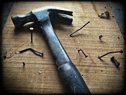 Contractor vs Handyman Perth